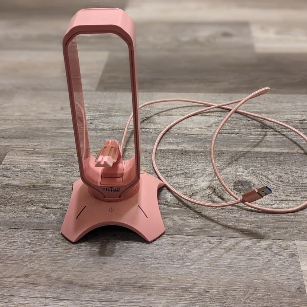 TILTED Headphone Stand